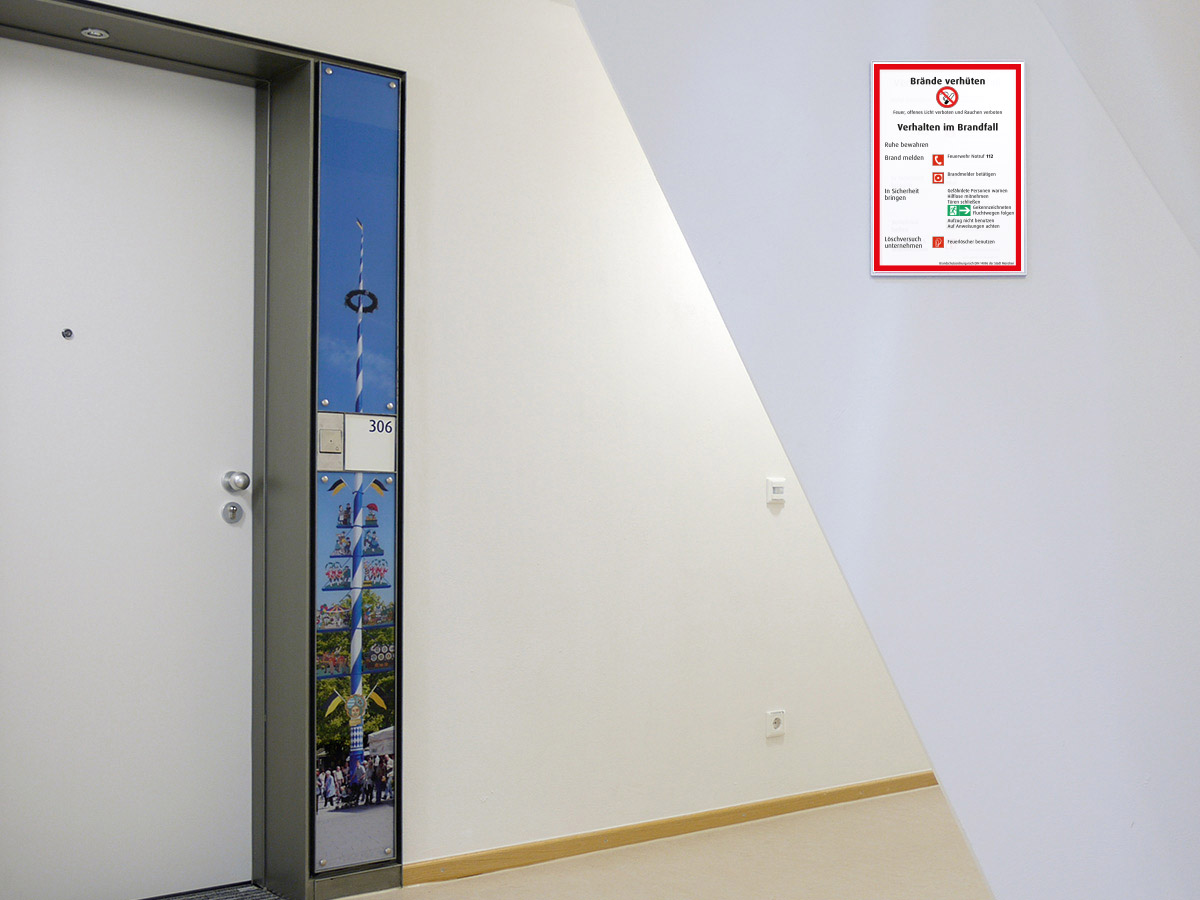 Türschild, Raumbezeichnungsschild und Brandschutzordnung