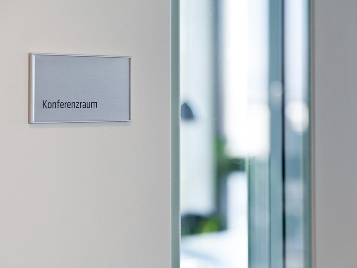 Detail Türschild Konferenzraum