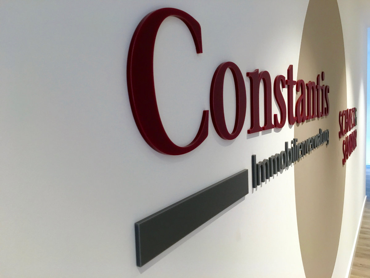 Detail Constantis Logo aus Acryl
