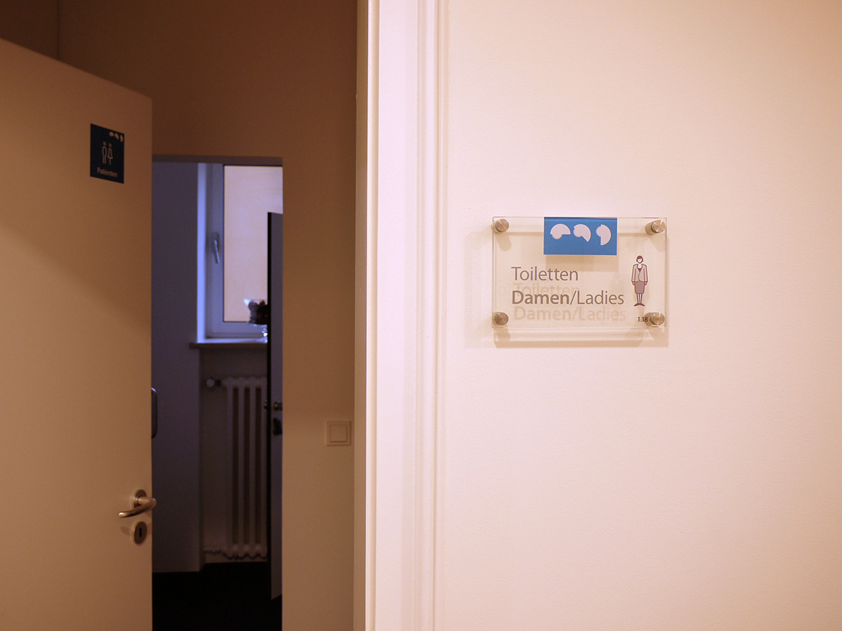 Hinweis auf die Tolietten Damen